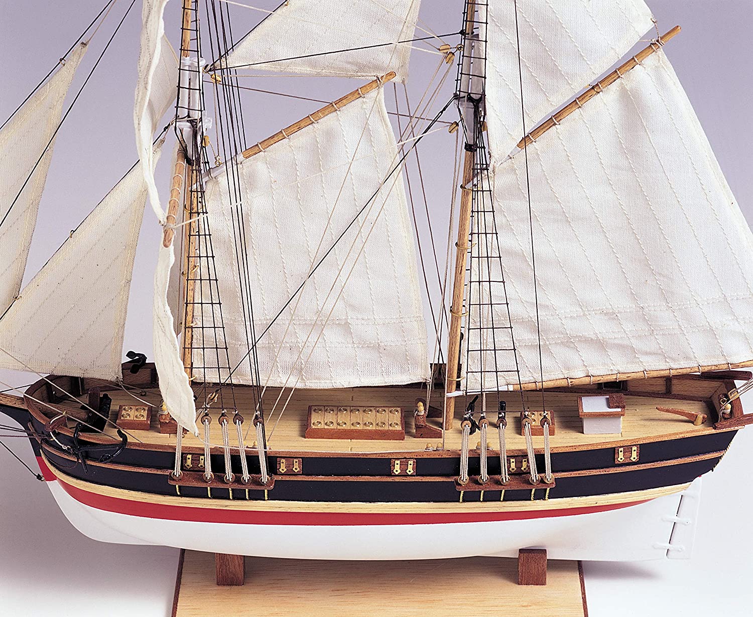 maqueta goleta St. Helena detalle