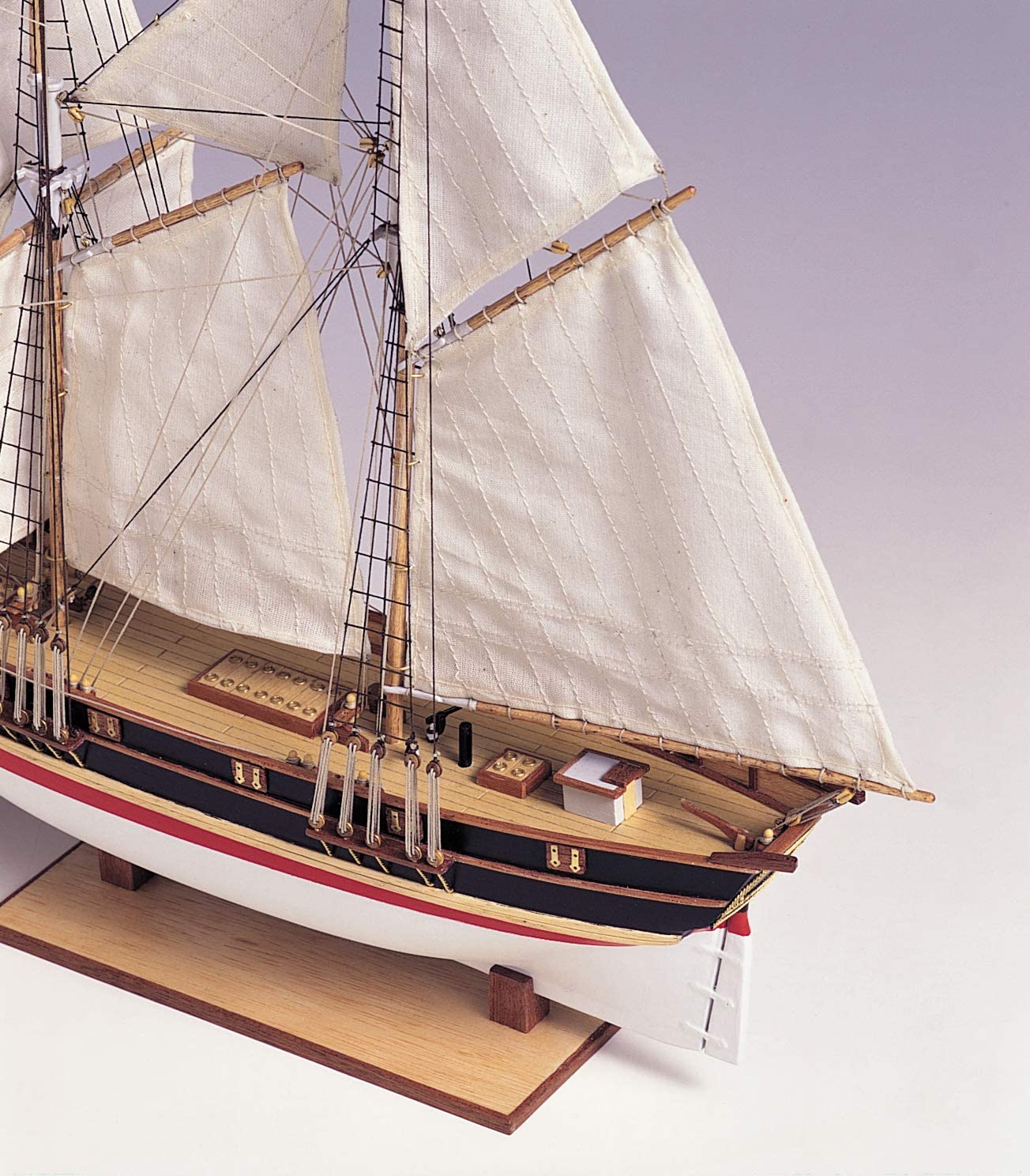 maqueta goleta St. Helena detalle