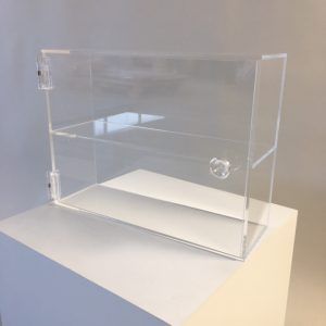 Urna-Vitrina Metacrilato a medida
