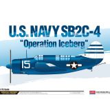 academy-12545-avion-us-navy-sb2c-4-operation-iceberg-le-172.jpg