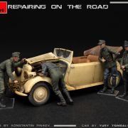 1:35 Coche+figuras Repairing on the Road Typ 170V Art.-Nr. 47735295