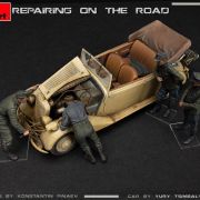1:35 Coche+figuras Repairing on the Road Typ 170V Art.-Nr. 47735295