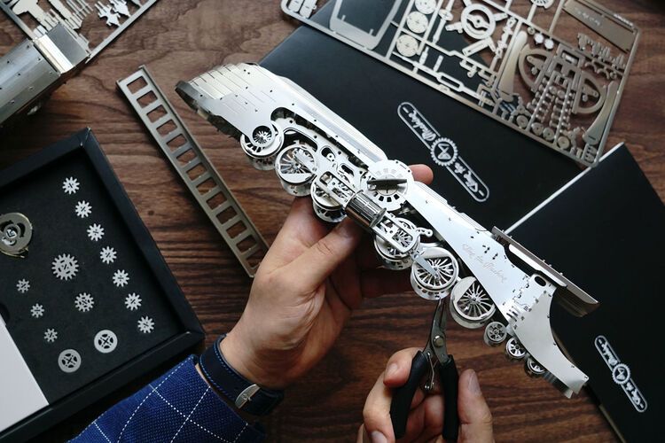 Maqueta Metálica Dazzling Steamliner Art.-Nr. T4M38017