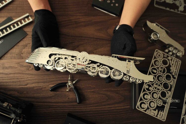 Maqueta Metálica Dazzling Steamliner Art.-Nr. T4M38017