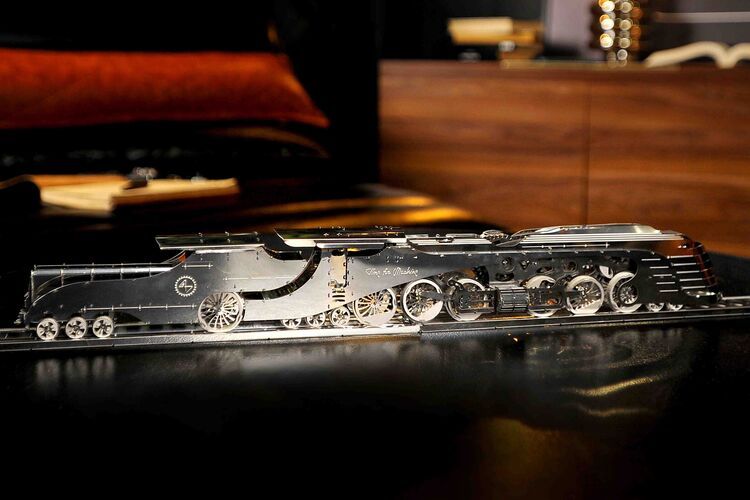 Maqueta Metálica Dazzling Steamliner Art.-Nr. T4M38017