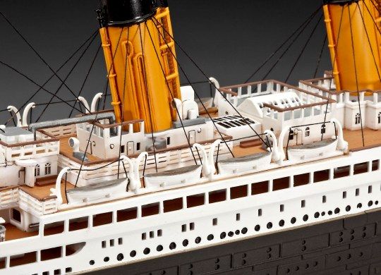 1:400 r.m.s. titanic 100th anniversary edition art. nr. 05715