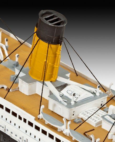 1:700 r.m.s. titanic art. nr. 05210