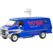 1:25 furgoneta gmc de la emisora wsqk de la serie "stranger things" art. nr. 07732
