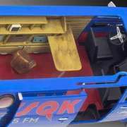 1:25 furgoneta gmc de la emisora wsqk de la serie "stranger things" art. nr. 07732