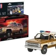 1:25 1985 chevrolet k5 blazer de la serie "stranger things" art. nr. 67724