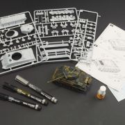 1:56 sherman m4a3e8 fury +pegamento + 3 rotuladores de pincel acrílicos art. nr. 75001